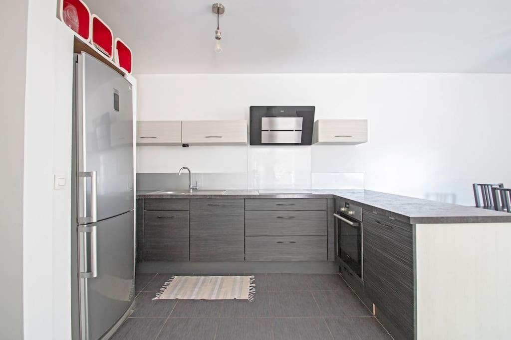 Апартаменты Le P'Tit Rimbaud, 6 Pers, Parking Prive, Jardin,Wifi Монпелье Экстерьер фото